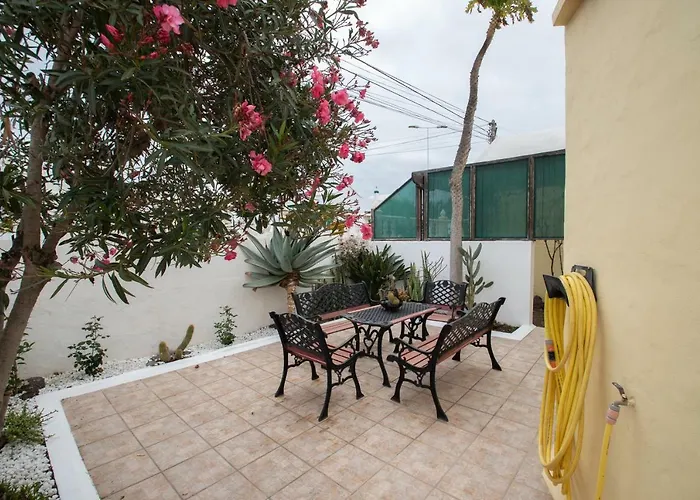 Nyaraló Ity House - *